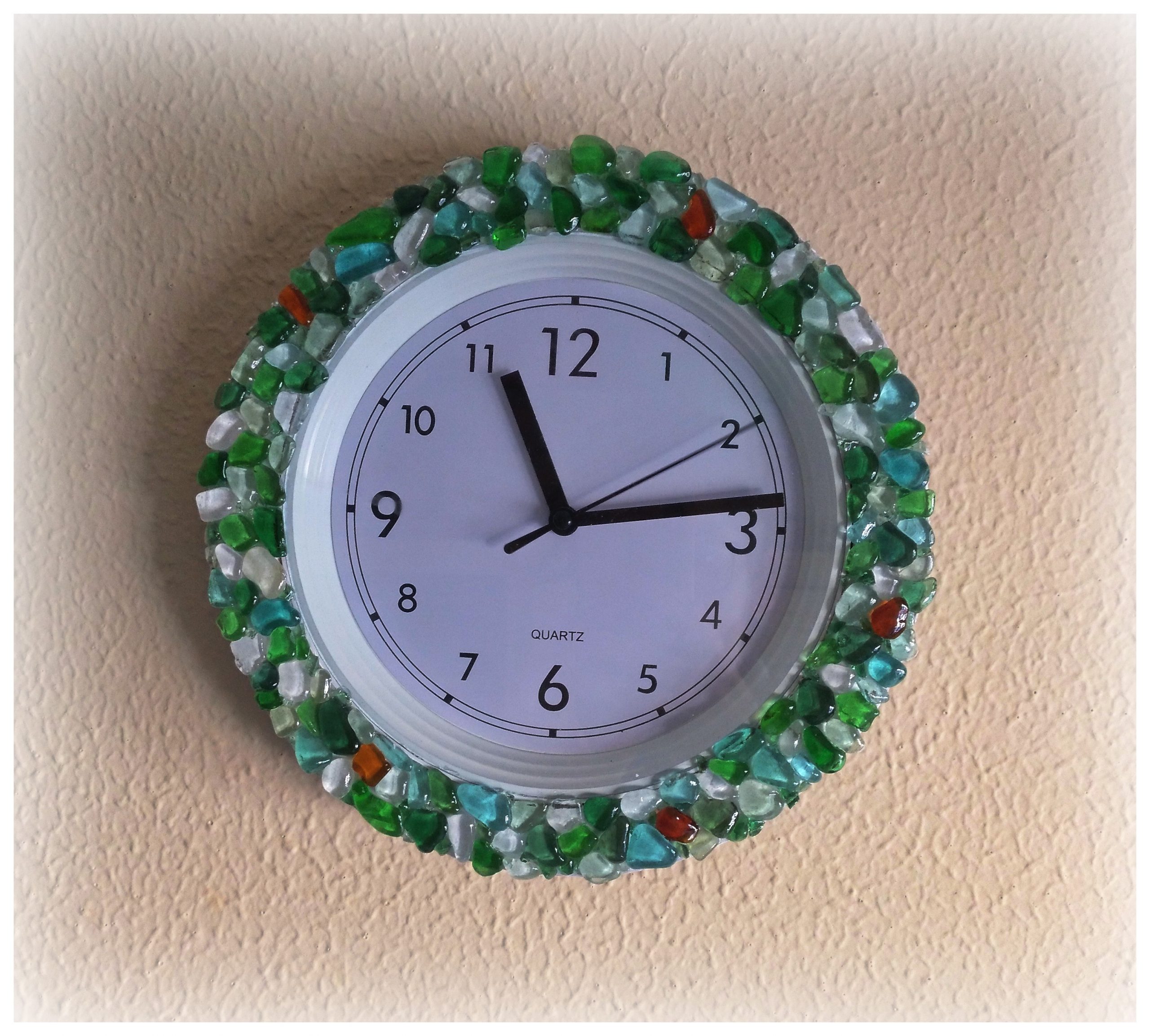 Cómo decorar RELOJ CON CRISTALES DE MAR