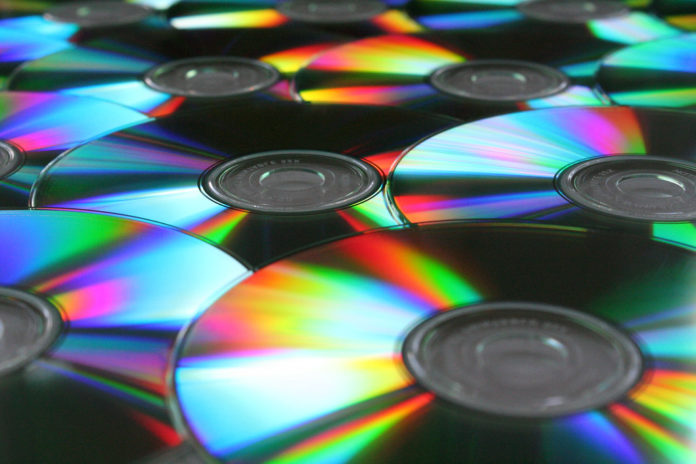 CÓMO LIMPIAR  CD’S Y DVD’S PARA REUTILIZAR EN  MANUALIDADES