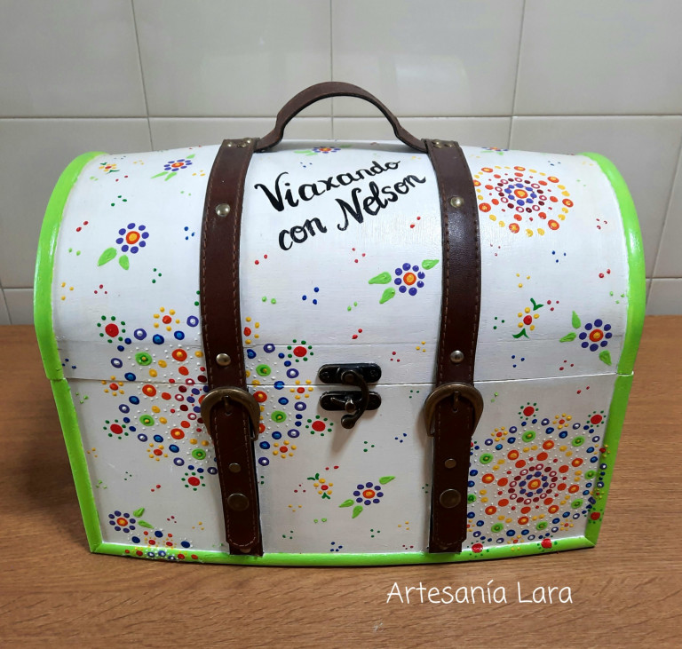 Cómo DECORAR UN BAÚL DE MADERA. TÉCNICA PUNTILLISMO - Artesanía Lara