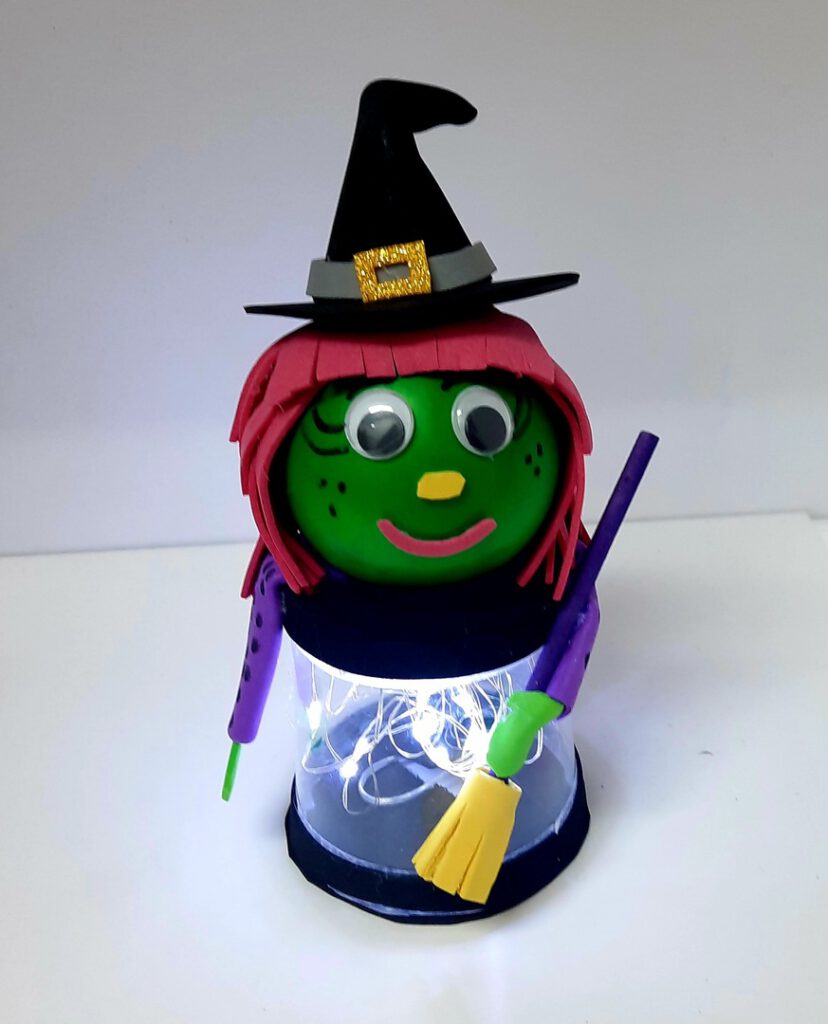 TALLER DE MANUALIDADES HALLOWEEN 2024 12