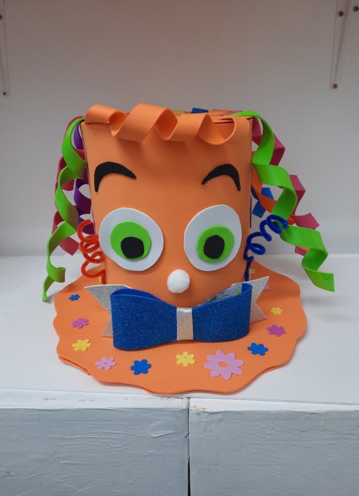 TALLER DE CARNAVAL: SOMBREROS LOCOS 6