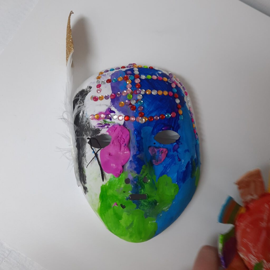 TALLER DE MÁSCARAS DE CARNAVAL 2025 11