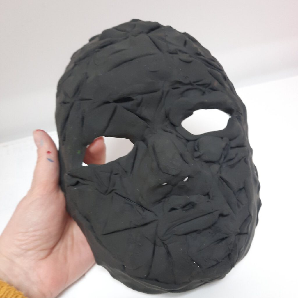 TALLER DE MÁSCARAS DE CARNAVAL 2025 7