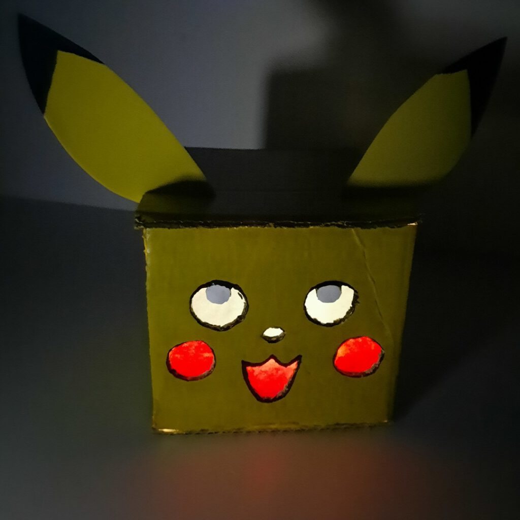 MANUALIDADES DE HALLOWEEN CON NIÑOS: CALABAZAS FALSAS O CAJAS DE LUZ CON CARTÓN RECICLADO 10