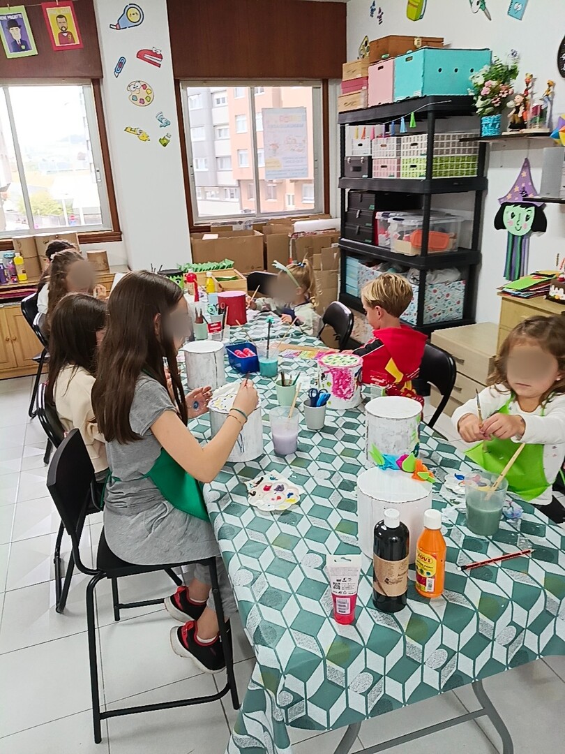 Taller de Halloween ¡Calabazas que brillan en la oscuridad! (3)