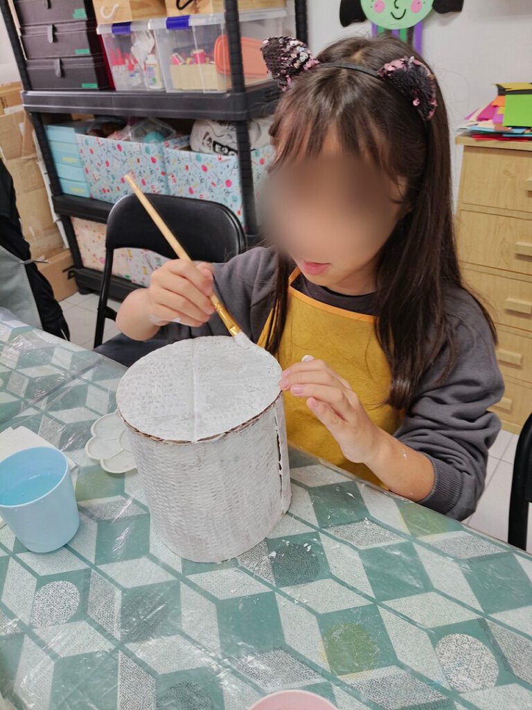 TALLER DE HALLOWEEN: ¡CALABAZAS QUE BRILLAN EN LA OSCURIDAD! 2