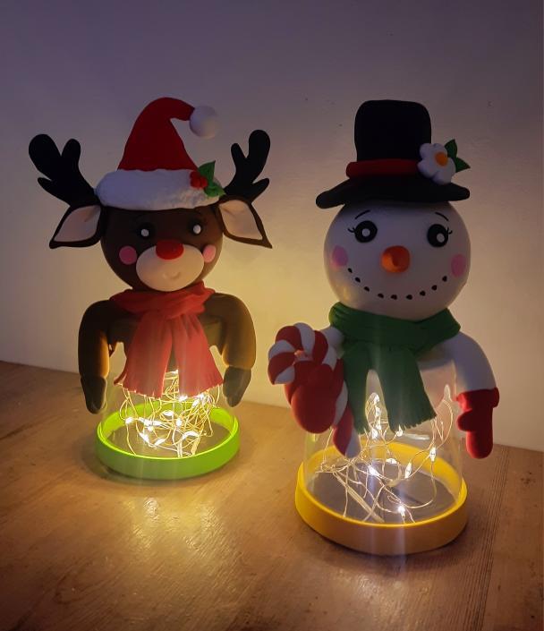 LINTERNAS NAVIDEÑAS CON VASOS DE PLÁSTICO Y PASTA FLEXIBLE 🌲| MANUALIDAD PARA HACER EN FAMILIA 0