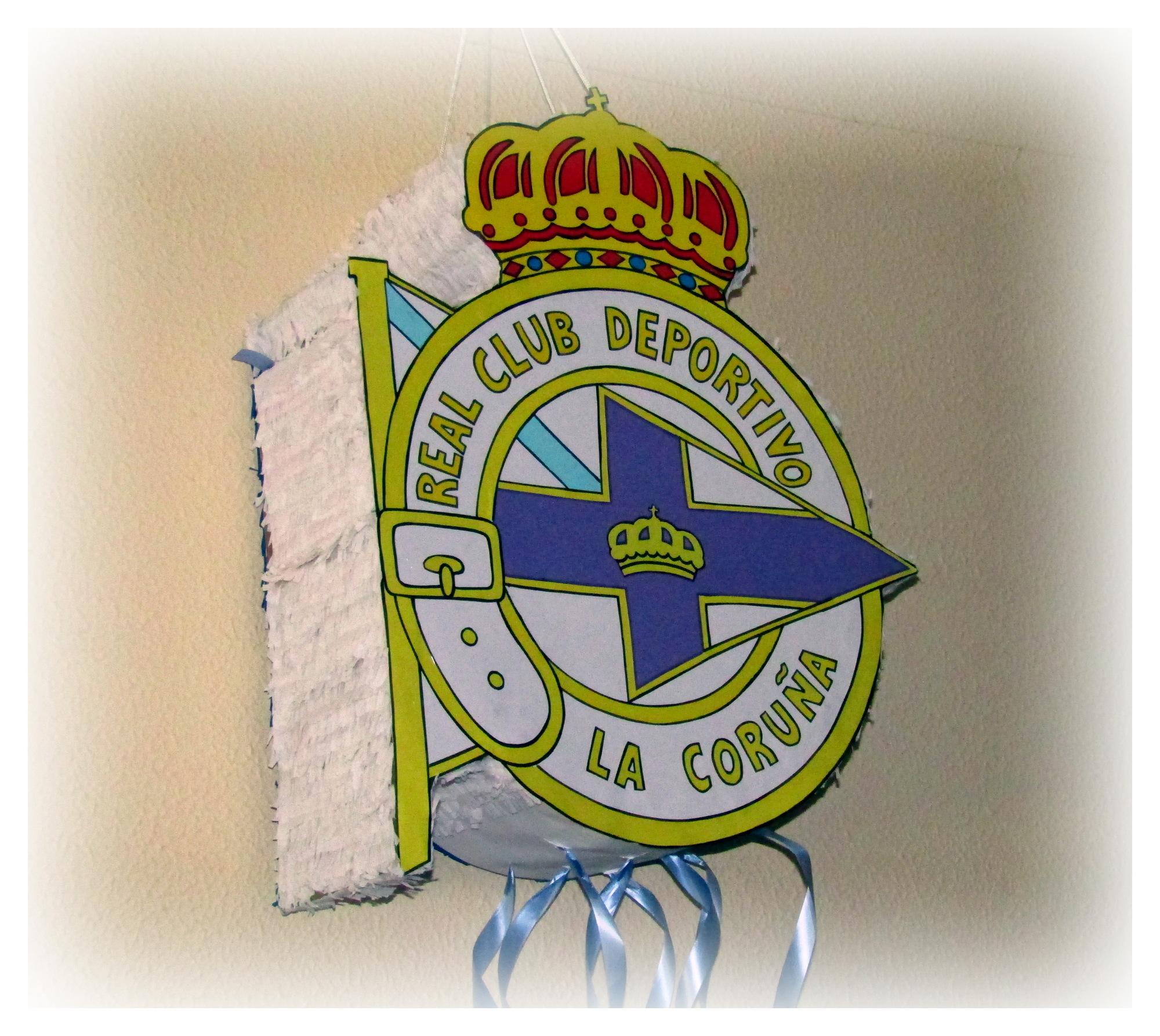 piñata escudo depor (2)